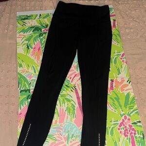 Lululemon Black Leggings with Pockets and Reflective Dots size 2